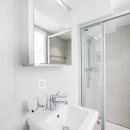 아파트 Ground Floor Bright In - Next To Transport! Rn18-1 Prilly